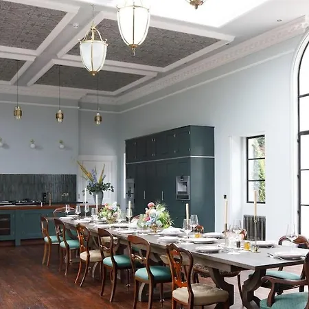 Dripsey Castle Estate Villa *